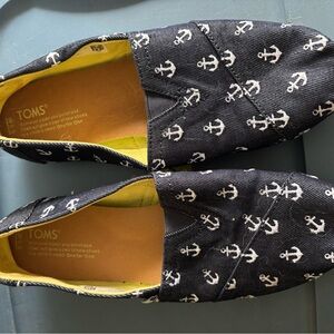 TOMS Women’s Navy Anchor Print Shoes